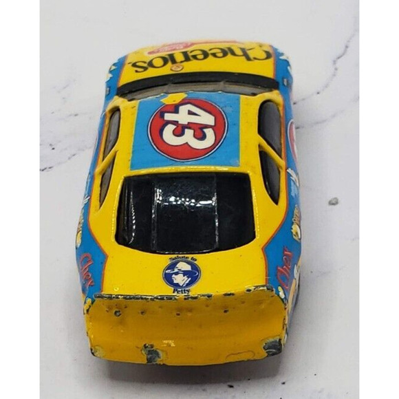 2001 Hot Wheels #43 Richard Petty Dodge Intrepid Cheerios 1:64 Scale - Picture 4 of 7